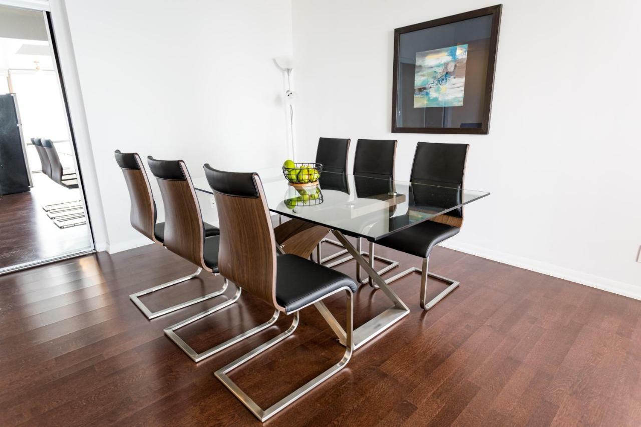 Altitude Suites Bay Street - Holiday Bonus - Free Parking Торонто Екстер'єр фото