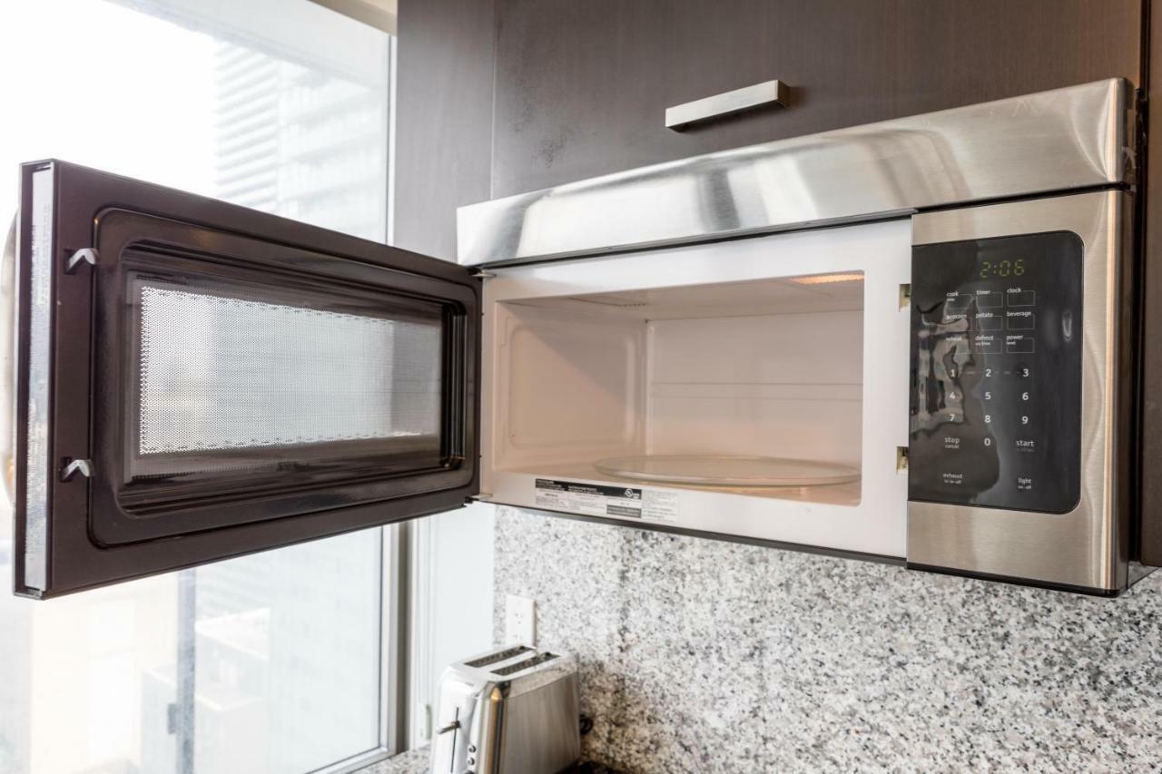 Altitude Suites Bay Street - Holiday Bonus - Free Parking Торонто Екстер'єр фото