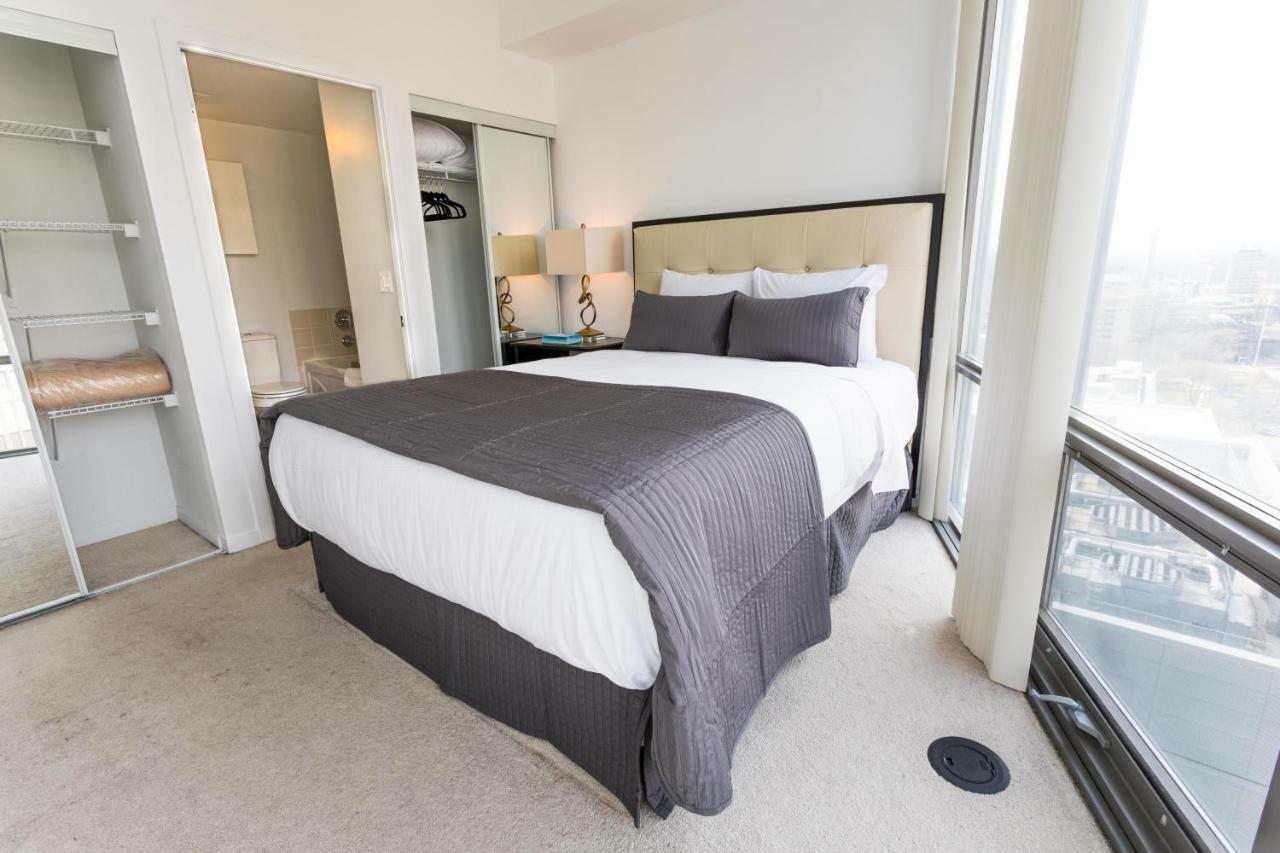 Altitude Suites Bay Street - Holiday Bonus - Free Parking Торонто Екстер'єр фото