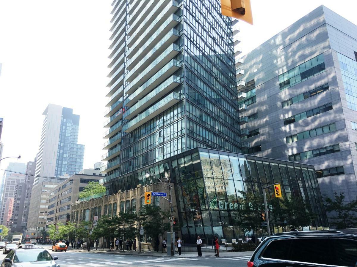 Altitude Suites Bay Street - Holiday Bonus - Free Parking Торонто Екстер'єр фото