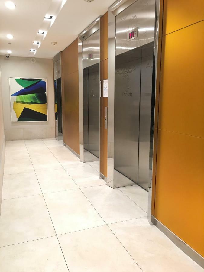 Altitude Suites Bay Street - Holiday Bonus - Free Parking Торонто Екстер'єр фото