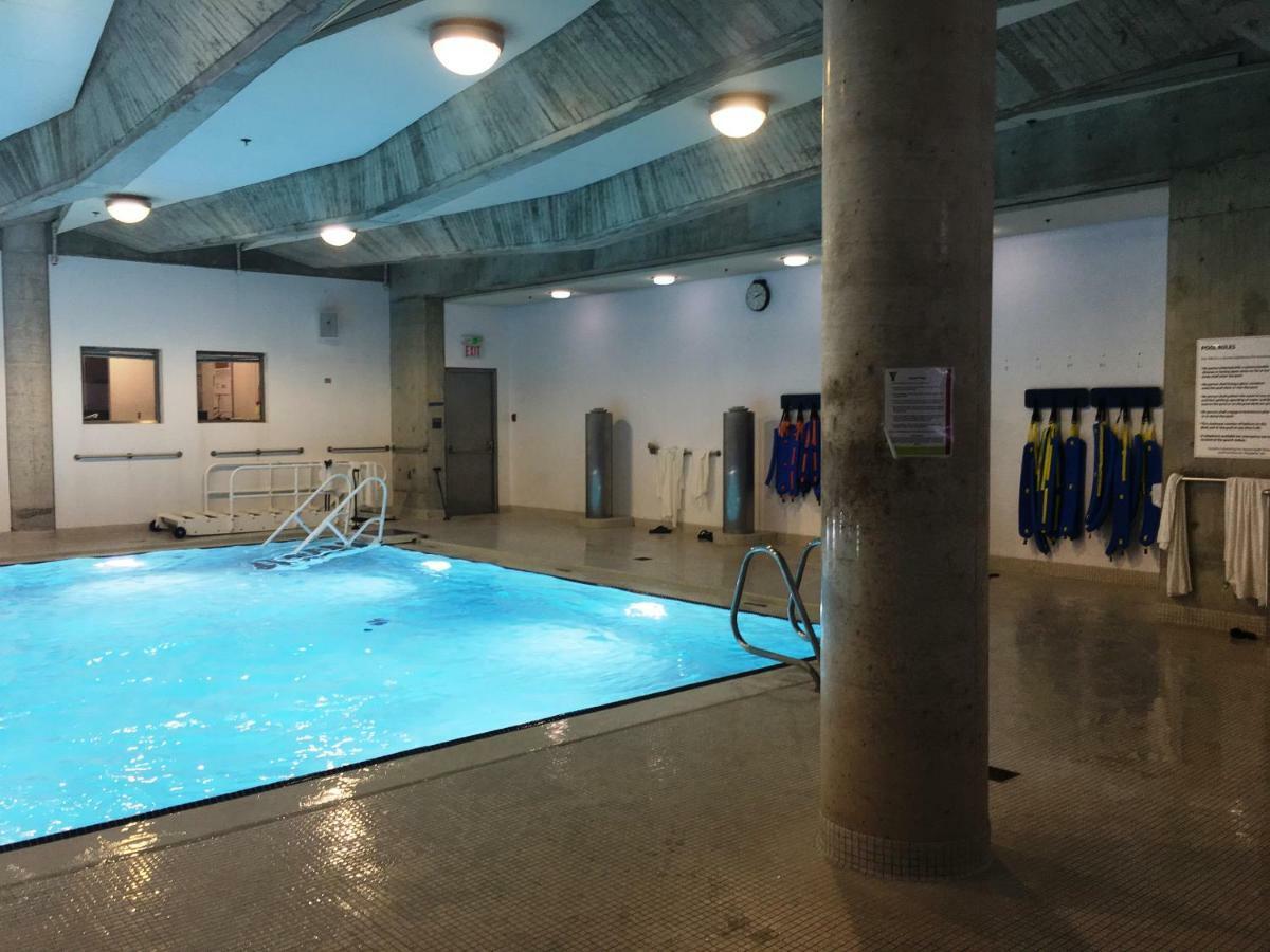 Altitude Suites Bay Street - Holiday Bonus - Free Parking Торонто Екстер'єр фото