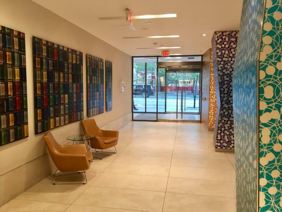 Altitude Suites Bay Street - Holiday Bonus - Free Parking Торонто Екстер'єр фото