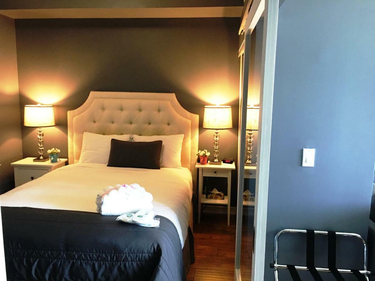 Altitude Suites Bay Street - Holiday Bonus - Free Parking Торонто Екстер'єр фото